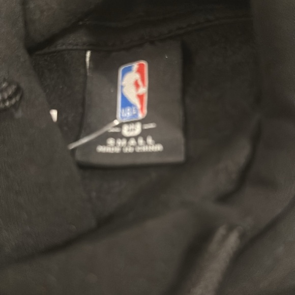 Chicago Bull Black Hoodie - NBA - New with Tags - Picture 3 of 11